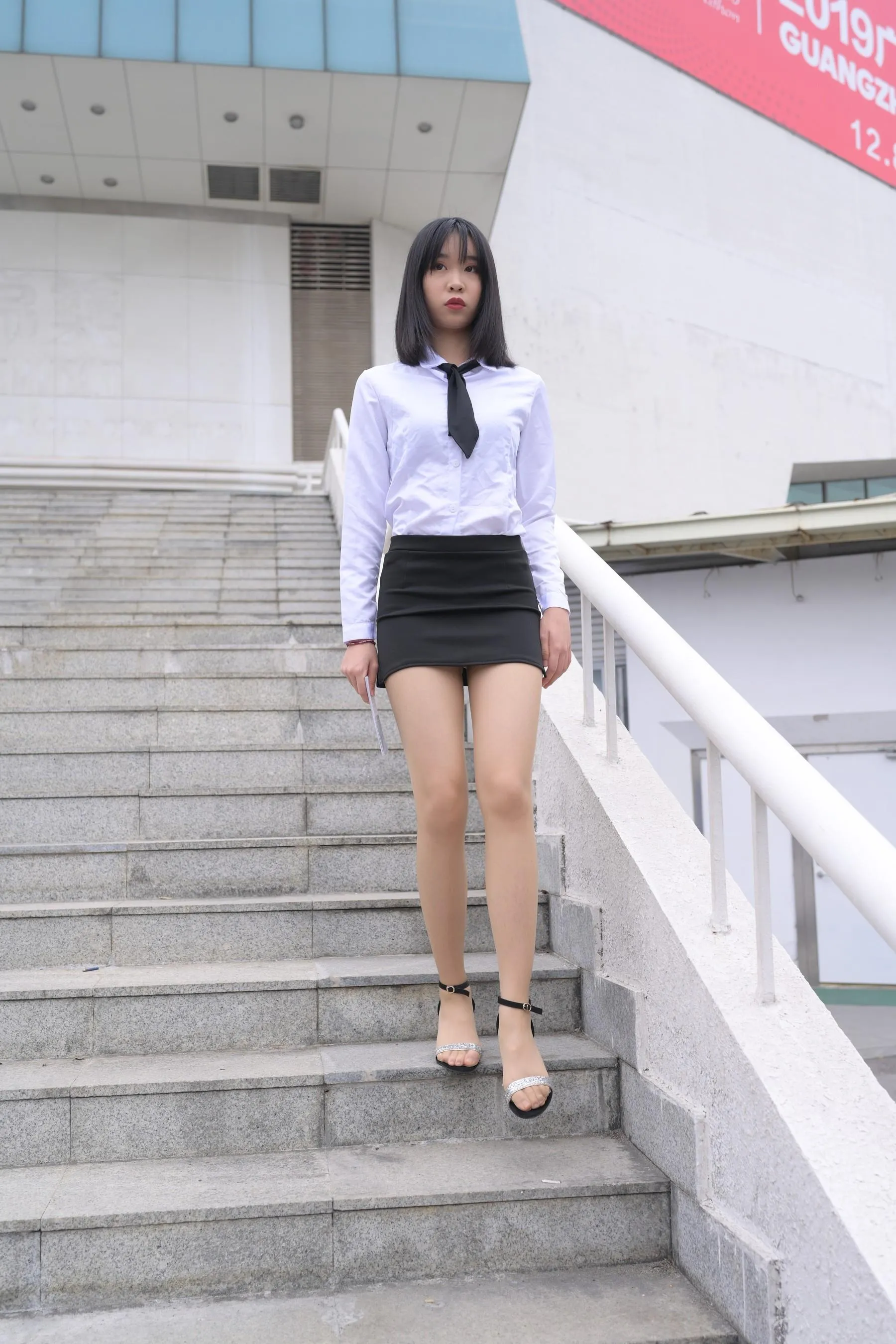 [魔镜街拍] NO.084 程生街拍-商城推销美女长腿肉丝制服 [456P]插图4